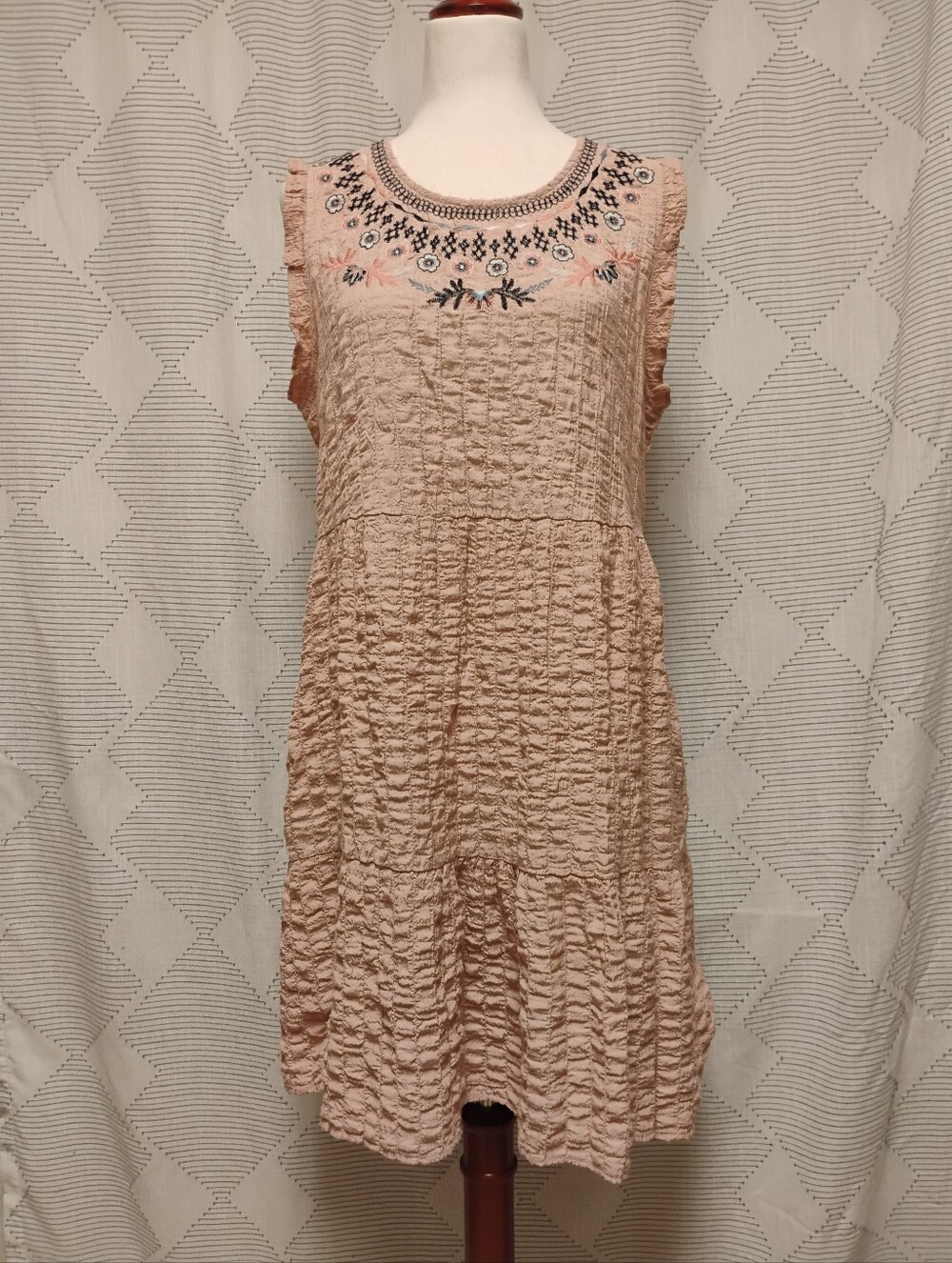 Sonoma Sleeveless Embroidered Pink Crinkle Dress Rayon Blend Women's Size Large